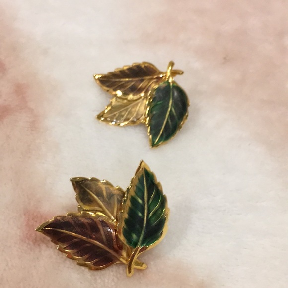 Enamel & Gold toned Autumn Fall Leaf Pierced Earrings Vintage RS - Picture 7 of 7